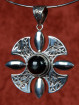 Zilveren hanger van een Keltisch kruis (Celtic Cross) met rookkwarts steen